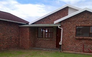 3 Bedroom House in Charlo