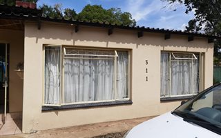 2 Bedroom Garden Cottage in Wierda Park