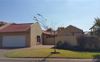 3 Bedroom House in Raslouw Manor