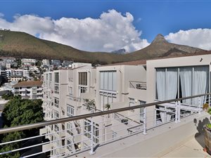 3 Bed Apartment in Sea Point