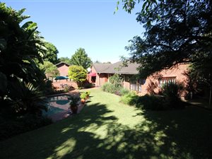 3 Bed House in Hayfields