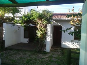 3 Bed Townhouse in Beacon Bay