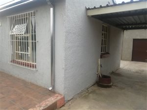 2 Bed House in Alra Park