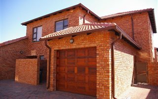 3 Bedroom Townhouse in Willow Park Manor