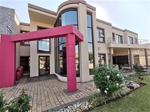 5 Bed House in Hazeldean (Silverlakes Surroundings)