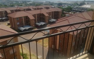 2 Bedroom House in Karen Park