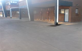 360 m² Commercial space in Waterfall