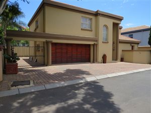 4 Bed House in Highveld
