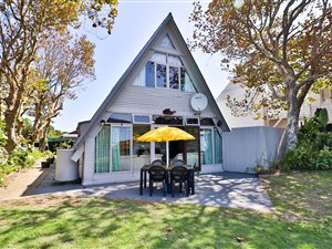 6 Bed House in Great Brak River
