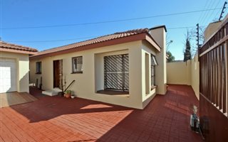 3 Bedroom House in Bramley View