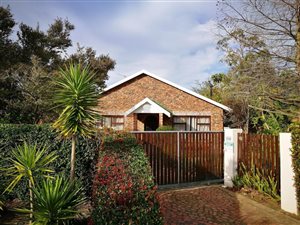 4 Bed House in Loerie Park