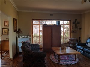 4 Bed House in Schweizer Reyneke