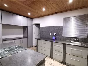 4 Bed House in Lentegeur