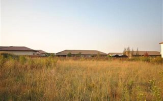 1200 m² Land available in Aerorand