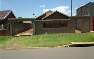 3 Bedroom House in Pimville