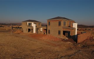 500 m² Land available in Magalieskruin