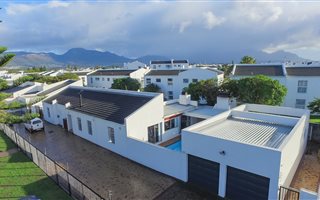 3 Bedroom House in Marina Da Gama