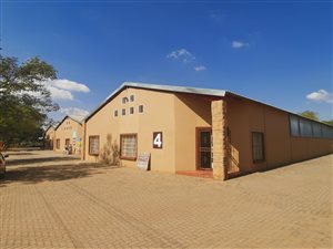 2550 m² Industrial space in Rosslyn
