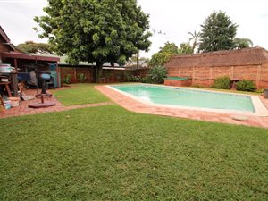 4 Bed House in Dorandia