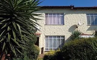 2 Bedroom Townhouse in Constantia Kloof