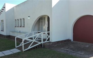 3 Bedroom House in Aston Bay