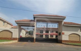 2 Bedroom Townhouse in Kenleaf