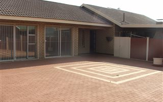 3 Bedroom House in Unitas Park