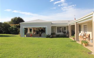 4 Bedroom House in Constantia