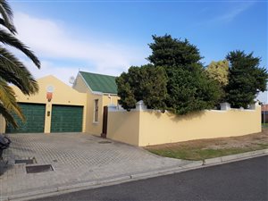 3 Bed Townhouse in Stellenberg