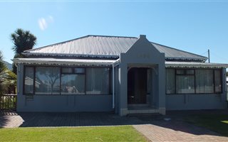 3 Bedroom House in Loerie Park