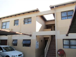2 Bed Townhouse in Bezuidenhout Valley