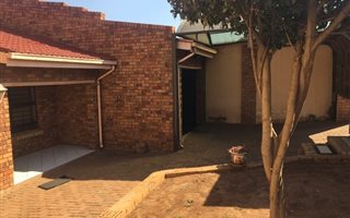 2 Bedroom House in Naledi