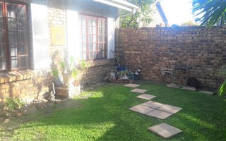 3 Bedroom Simplex in Arboretum