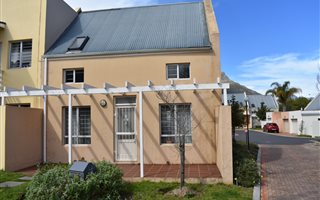 2 Bedroom Duplex in Simonswyk