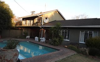 4 Bedroom House in Die Heuwel
