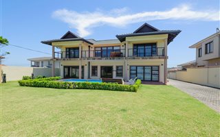 4 Bedroom House in Sheffield Beach