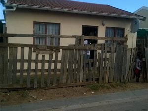 2 Bedroom House in Soweto On Sea