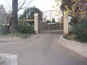 4 Bed House in Westdene
