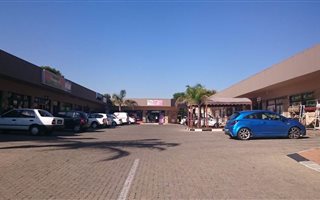 1780 m² Retail Space in Flamwood