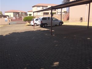 3 Bed Apartment in Grobler Park