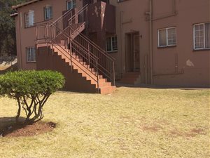 3 Bed Apartment in Grobler Park
