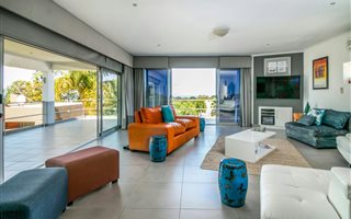 4 Bedroom House in Die Wingerd