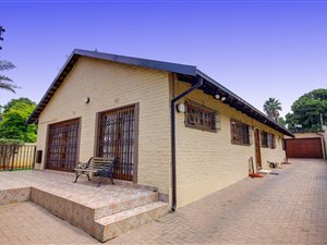 3 Bed House in Westdene