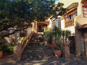 5 Bed House in Safari Gardens