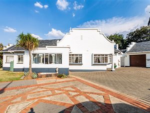 1600 m² Commercial space in New Redruth
