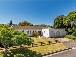 4 Bed House in Tokai