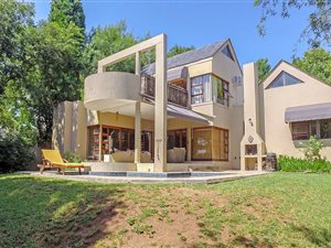 4 Bedroom House in Dainfern Golf Estate