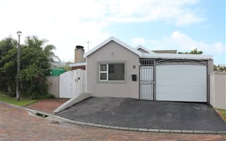 3 Bedroom House in Plattekloof Glen