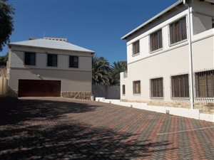 400 m² Office Space in Houghton Estate