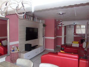 2 Bed Apartment in Weavind Park